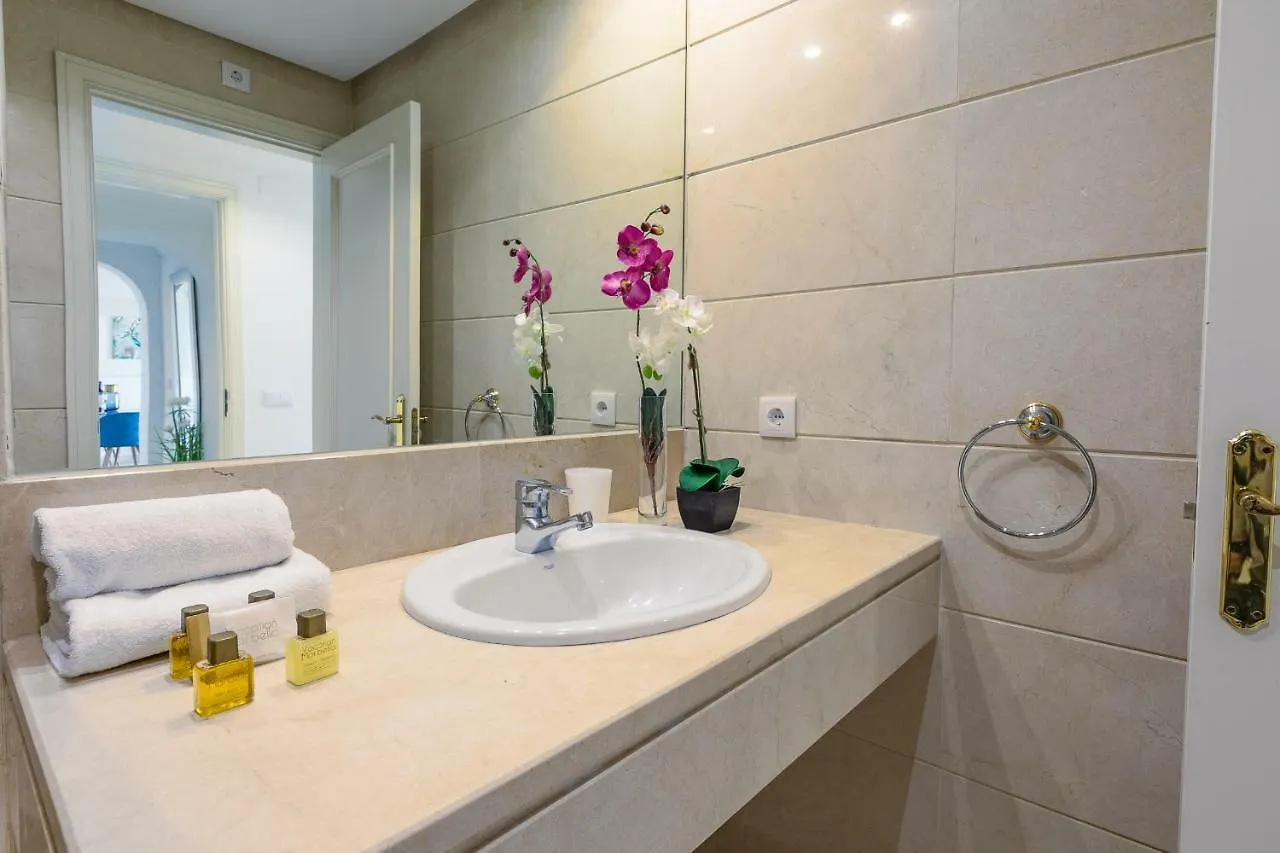 Vacation Marbella I Marina De Banus Beach Retreat, Next To Marina And Shops, 24-7 Security Apartment